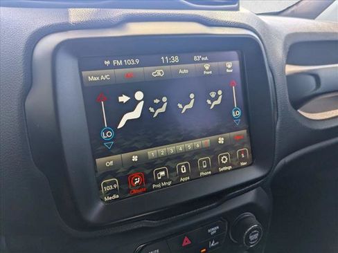 Used 2023 Jeep Renegade Trailhawk AWD/4WD image 13