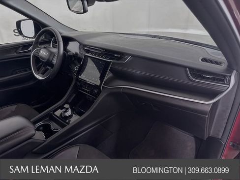 Used 2024 Jeep Grand Cherokee L Altitude image 29