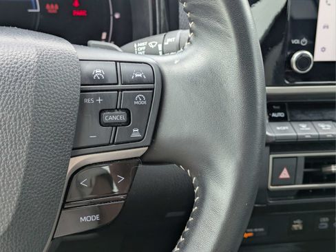 Used 2025 Toyota Camry SE FWD image 24