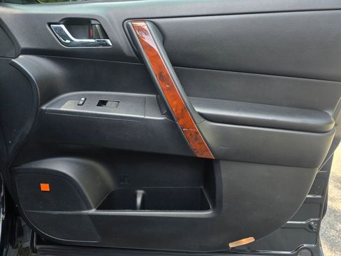 Used 2013 Toyota Highlander Limited AWD/4WD image 20