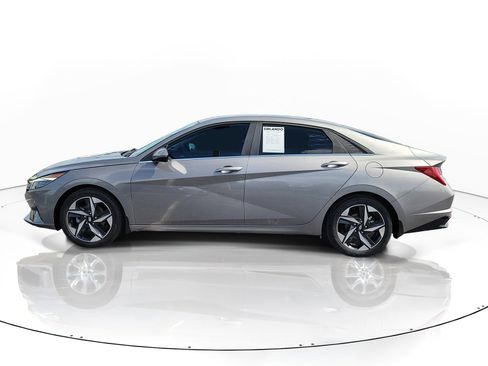 Used 2023 Hyundai Elantra Limited FWD image 4