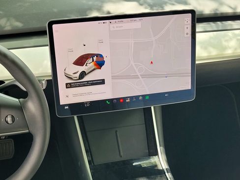 Used 2021 Tesla Model Y Long Range AWD/4WD image 14