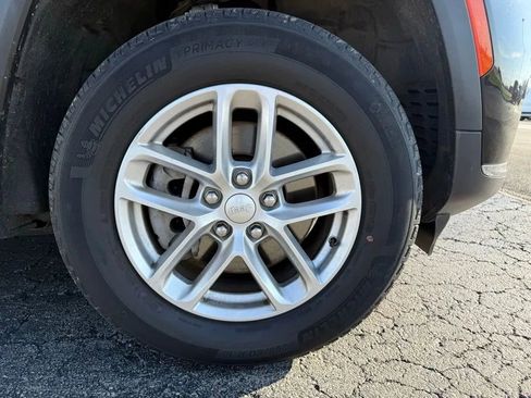 Used 2023 Jeep Grand Cherokee L Laredo image 10