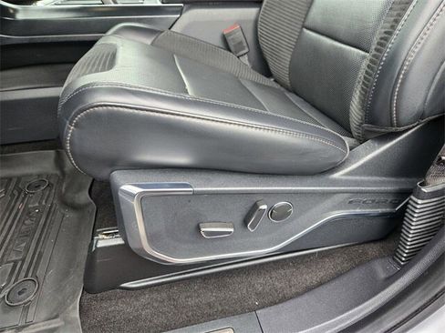 Certified 2022 Ford F150 Raptor w/ Equipment Group 801A High image 11