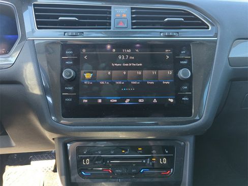 Used 2022 Volkswagen Tiguan SE image 29
