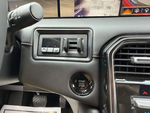Used 2025 Nissan Armada PRO-4X AWD/4WD image 35