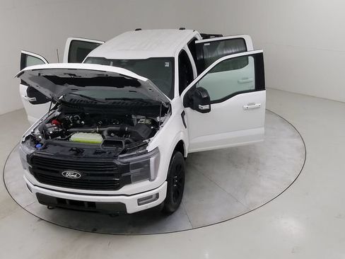 Certified 2025 Ford F150 Platinum w/ FX4 Off-Road Package AWD/4WD image 45