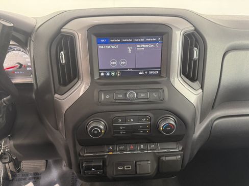 Used 2021 Chevrolet Silverado 1500 Custom AWD/4WD image 19