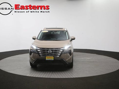 Used 2024 Nissan Rogue SV w/ SV Premium Package FWD image 52