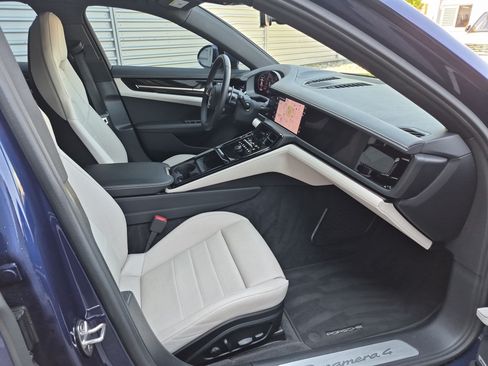 Used 2024 Porsche Panamera image 31
