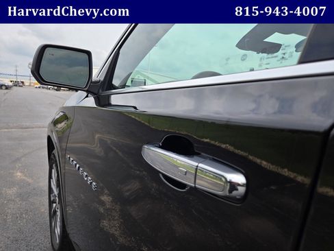 Used 2023 Chevrolet Traverse Premier AWD/4WD image 40