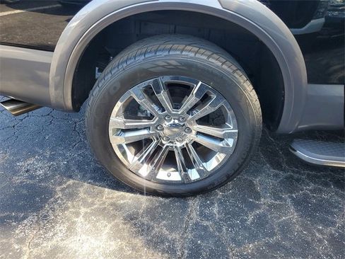 Certified 2024 Nissan Titan Platinum Reserve w/ Moonroof Package image 5