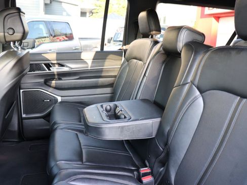 Used 2024 Jeep Wagoneer L Series III w/ Flexible Seating Group AWD/4WD image 26