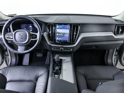 Certified 2025 Volvo XC60 B5 Plus image 19