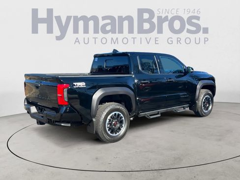 Used 2025 Toyota Tacoma TRD Off-Road w/ TRD Off Road Upgrade Package image 3