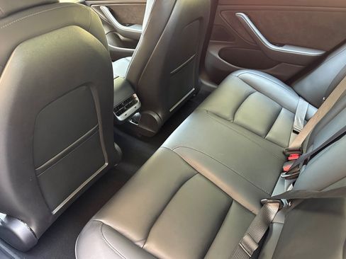 Used 2018 Tesla Model 3 Long Range RWD image 22