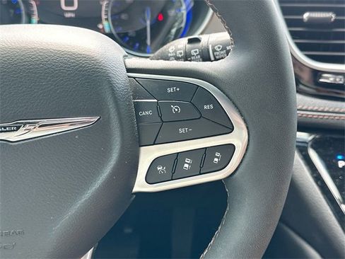 Used 2024 Chrysler Pacifica Pinnacle image 28