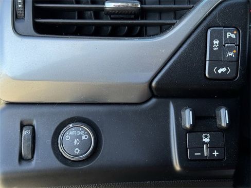 Used 2018 Chevrolet Tahoe LT image 20