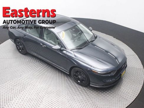 Used 2025 Honda Accord SE image 3