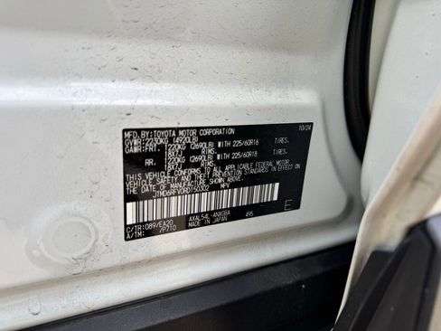 Used 2024 Toyota RAV4 Limited image 10