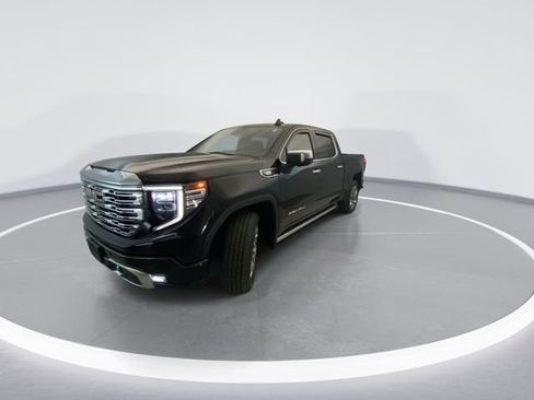 Used 2023 GMC Sierra 1500 Denali w/ Denali Reserve Package AWD/4WD image 2