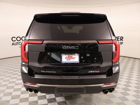 Used 2025 GMC Yukon AT4 Ultimate w/ LPO, Floor Liner Package AWD/4WD image 24
