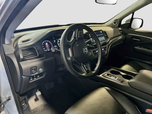 Used 2025 Honda Ridgeline RTL+ image 9