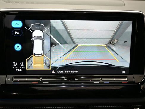 Used 2024 Volkswagen Atlas Cross Sport SEL Premium R-Line image 21