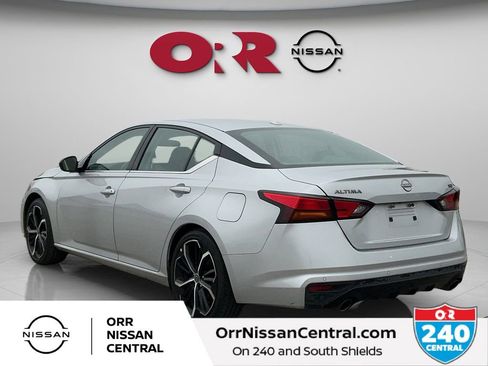 Used 2024 Nissan Altima 2.5 SR FWD image 7