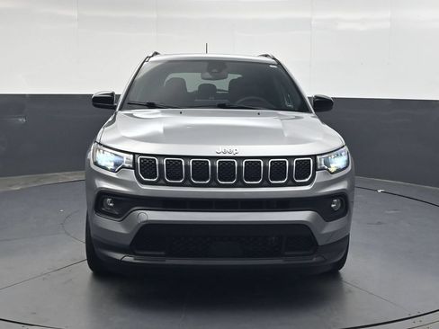 Used 2023 Jeep Compass Latitude w/ Sun and Sound Group AWD/4WD image 9