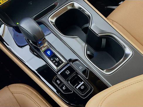 Used 2025 Lexus NX 350h AWD w/ Premium Package image 17