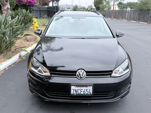 Used 2015 Volkswagen Golf S FWD image 4