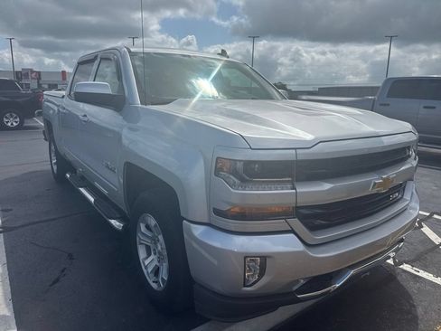 Used 2018 Chevrolet Silverado 1500 LT w/ Texas Edition AWD/4WD image 5