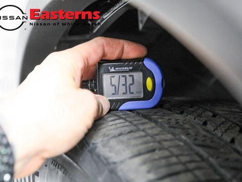 Used 2023 Nissan Rogue SL image 34