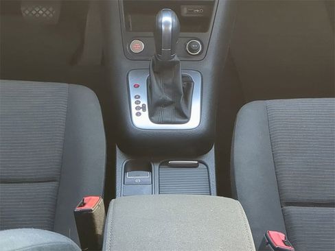 Used 2017 Volkswagen Tiguan Limited w/ Premium Package image 20