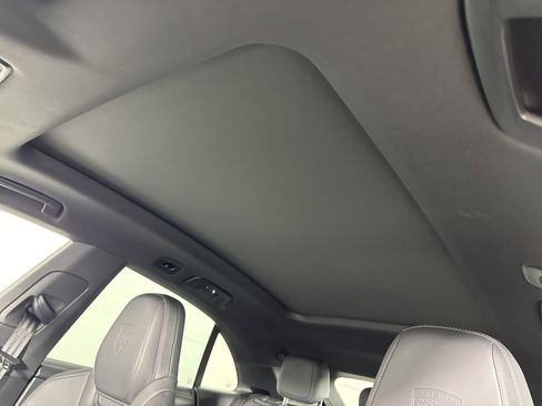 Used 2025 Porsche Macan 4S Electric image 16