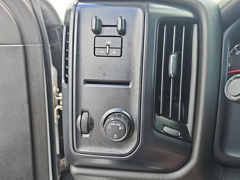 Used 2019 Chevrolet Silverado 2500 W/T AWD/4WD image 30