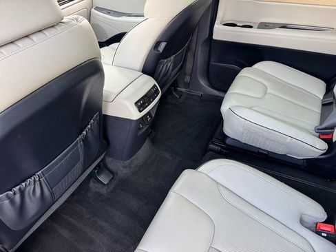 Used 2024 Hyundai Palisade Limited image 17