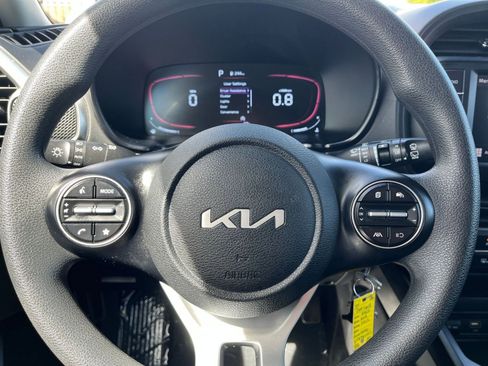 Used 2025 Kia Soul LX w/ LX Technology Package image 28