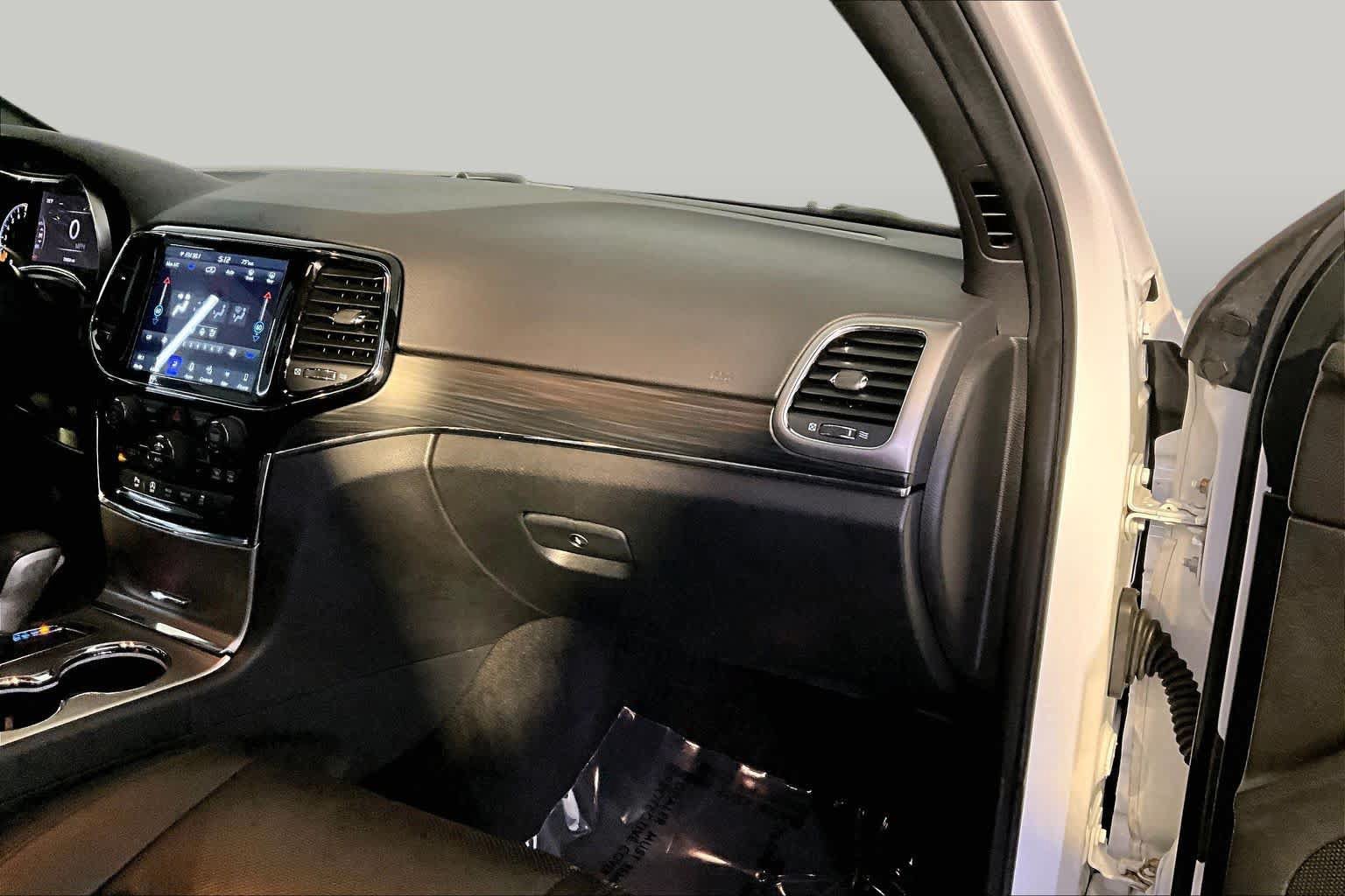 Used 2019 Jeep Grand Cherokee Limited w/ Luxury Group II AWD/4WD image 19