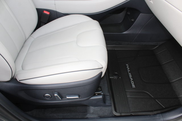 Used 2024 Hyundai Palisade Calligraphy FWD image 17