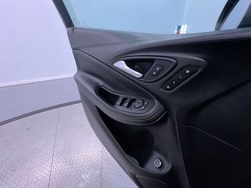 Used 2021 Buick Encore GX Essence FWD image 31