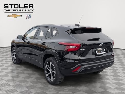 Used 2024 Chevrolet Trax RS w/ Sunroof Package image 3