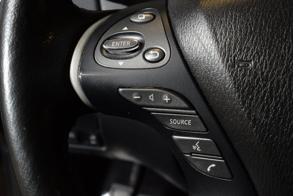 Used 2019 Nissan Pathfinder SL AWD/4WD image 21