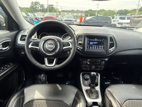 Used 2021 Jeep Compass Latitude AWD/4WD image 19