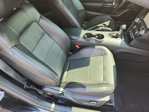 Used 2021 Ford Mustang GT Premium w/ Black Accent Package RWD image 27