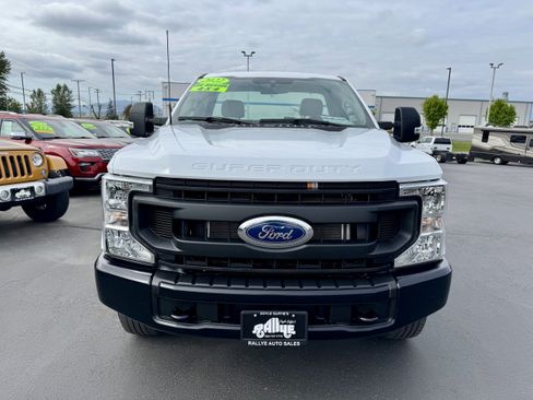 Used 2022 Ford F250 XL w/ Power Equipment Group AWD/4WD image 2