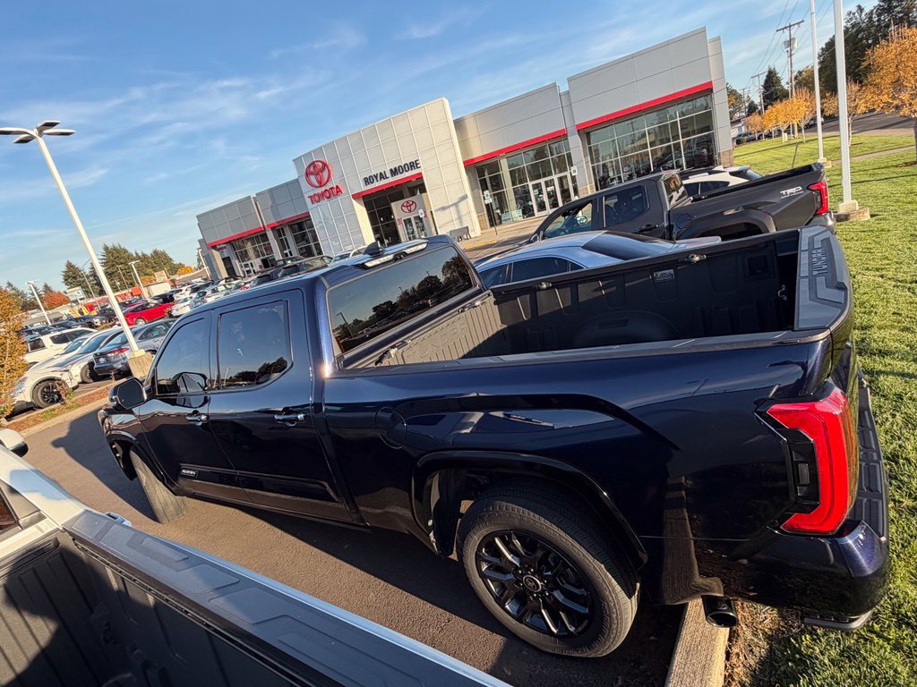 Used 2024 Toyota Tundra Platinum AWD/4WD image 3