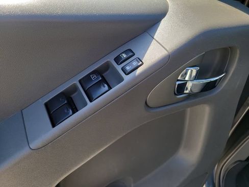 Used 2021 Nissan Frontier SV w/ Midnight Edition Floor Mats AWD/4WD image 16