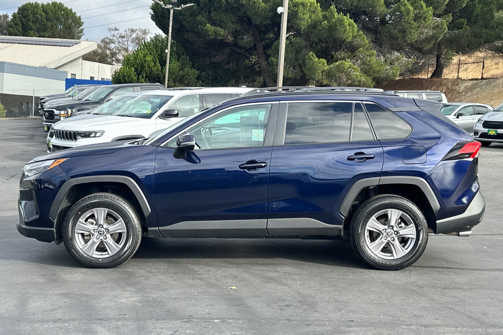 Used 2025 Toyota RAV4 XLE FWD image 8